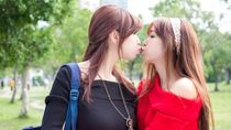 Amateur porn - niche Kissing