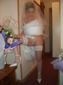 Bride after wedding ceremony - free homemade porn