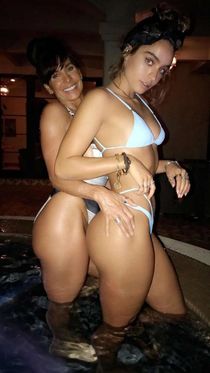 Sommer Ray Almost Nude Sexy Bikini Photos With Her Mom