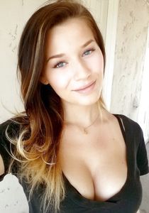 Busty Teens Cleavage - Pics - xHamster