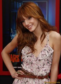 Bella Thorne Beautiful Teen Actress Photos and Picture Galle