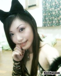 Cute Chinese gf trying some self shot action