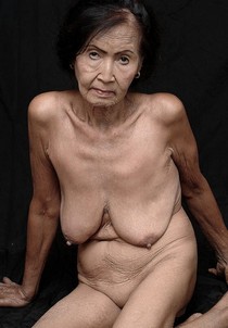 Elder woman shows her naked old body WTF