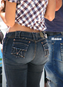 Round ass in jeans - Sex photo