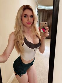 Amouranth - Kaitlyn Siragusa Beauty and The Beauties Chicas
