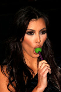 Sex HD MOBILE Pics Celebs Only Kim Kardashian Surfing Celebs
