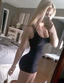 Sexy babes in tight dresses - 21 fotos - xHamster