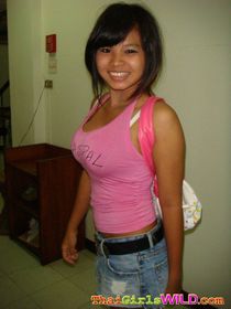 Big breast asian girlfriend in amateur erotic photos
