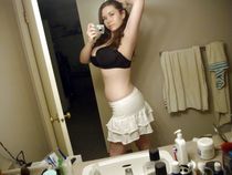 Chubby Polish girl with big tits show her nude selfies