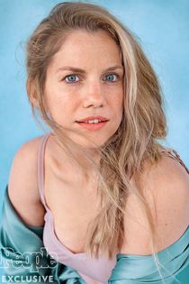 Anna Chlumsky Net Worth - Happy Living