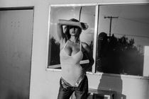 Elle Brittain Big Tits Fashion Model Nude and Sexy photo