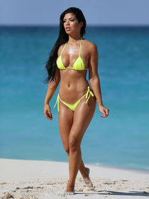 Suelyn Medeiros in a bikini at Bahamas 28.11.2012 Photoshoot
