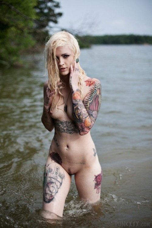 Hot Tattoo Blonde Amateur